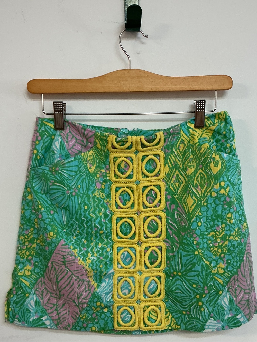 Lilly Pulitzer Green Patterned Mini Skirt with Yellow Trim